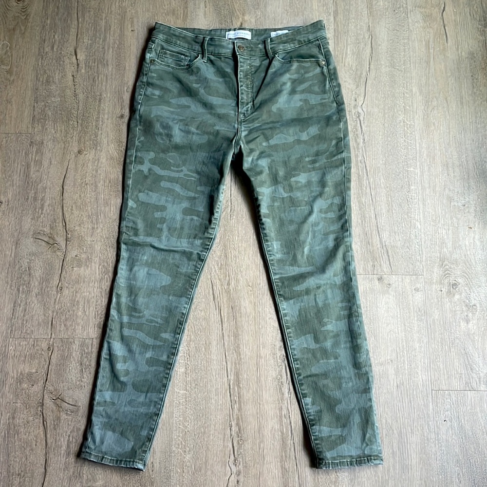 Social Standard Sanctuary High Rise Skinny Jeans Anthropologie camo Women 12/31